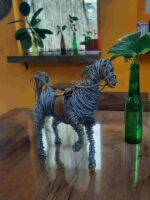 مجسمه مفتولی اسب